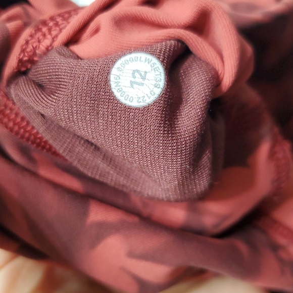 Lululemon Wunder Under High-Rise Crop Tight. 24". Luxtreme. Orange-red. Size 12. - Picture 11 of 12